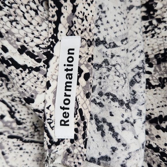 Reformation- Women's Neutral Snake Print Maxi Skirt - Size 6 - Picture 2 of 3